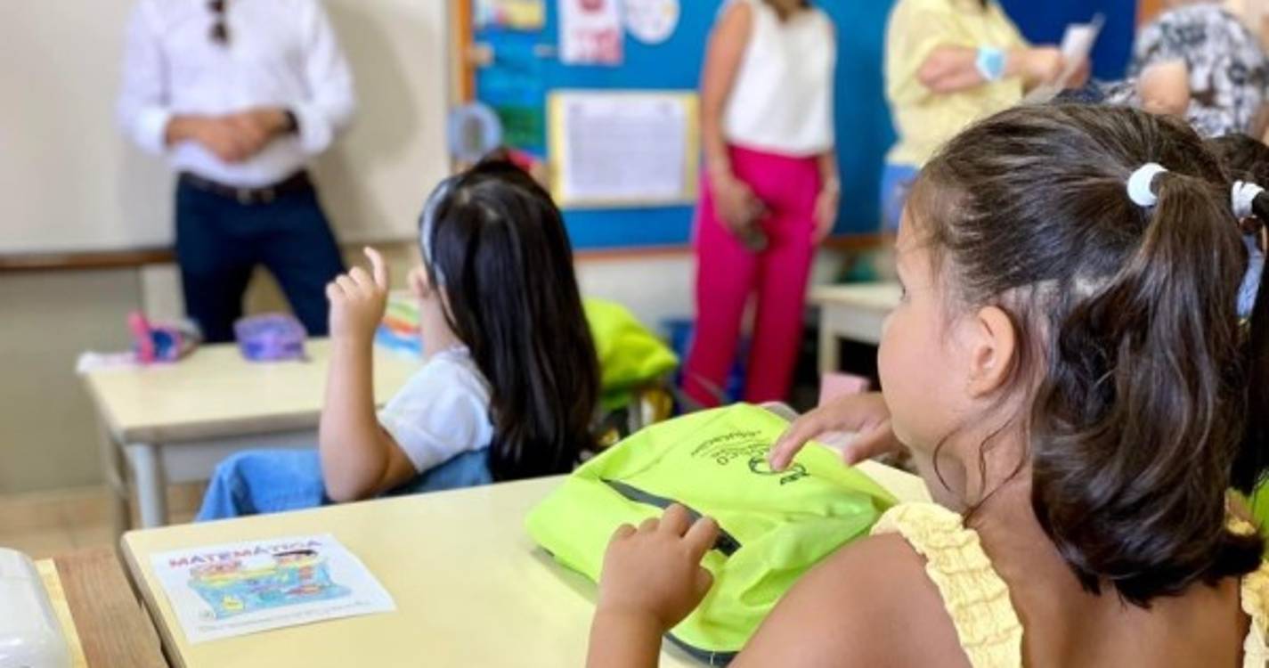 Machico Atribui Manuais E Kits Escolares A Cerca De Alunos Do Munic Pio