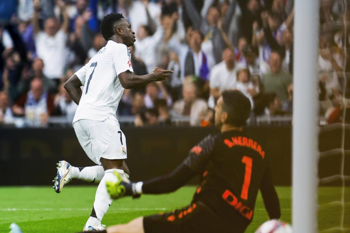 ‘Hat-trick’ de Vinicius Júnior na goleada do Real Madrid ao Osasuna