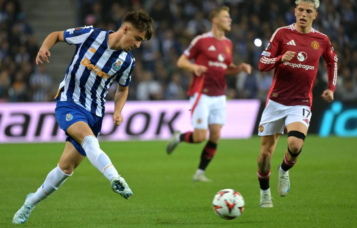 LE: FC Porto dá a volta a 2-0, mas empata com Manchester United