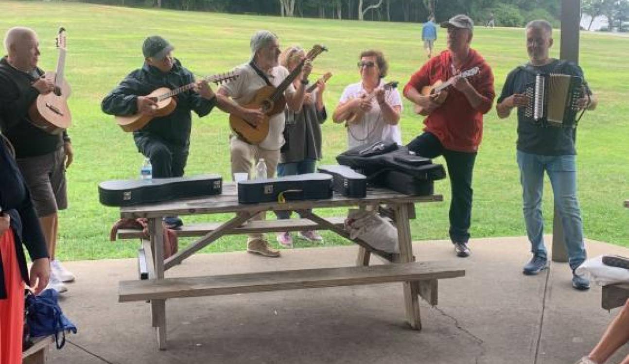 New Bedford: Grupo Folclórico da Camacha presenteado com ‘patuscada’ (com fotos)