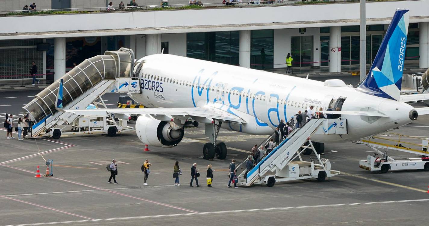 Consórcio põe providência cautelar contra cancelamento da privatização da Azores Airlines