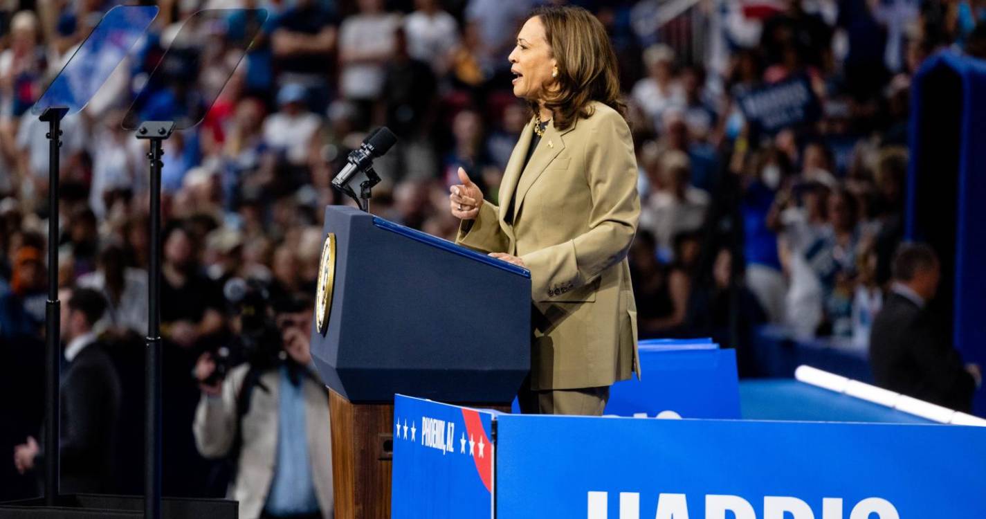 EUA: Kamala Harris à frente de Trump em três estados-chave - sondagem