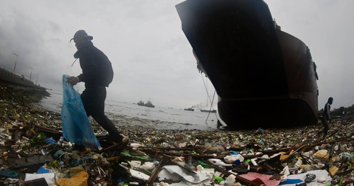 Dois mortos e 10 feridos em tempestade tropical na ilha filipina de Luzon