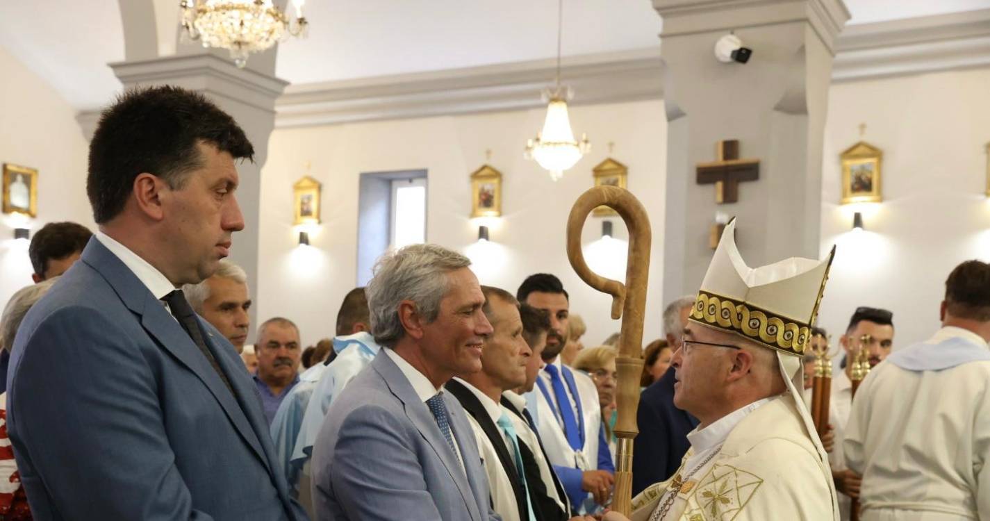 Milhares na Festa de Nossa Senhora do Rosário (com fotos)