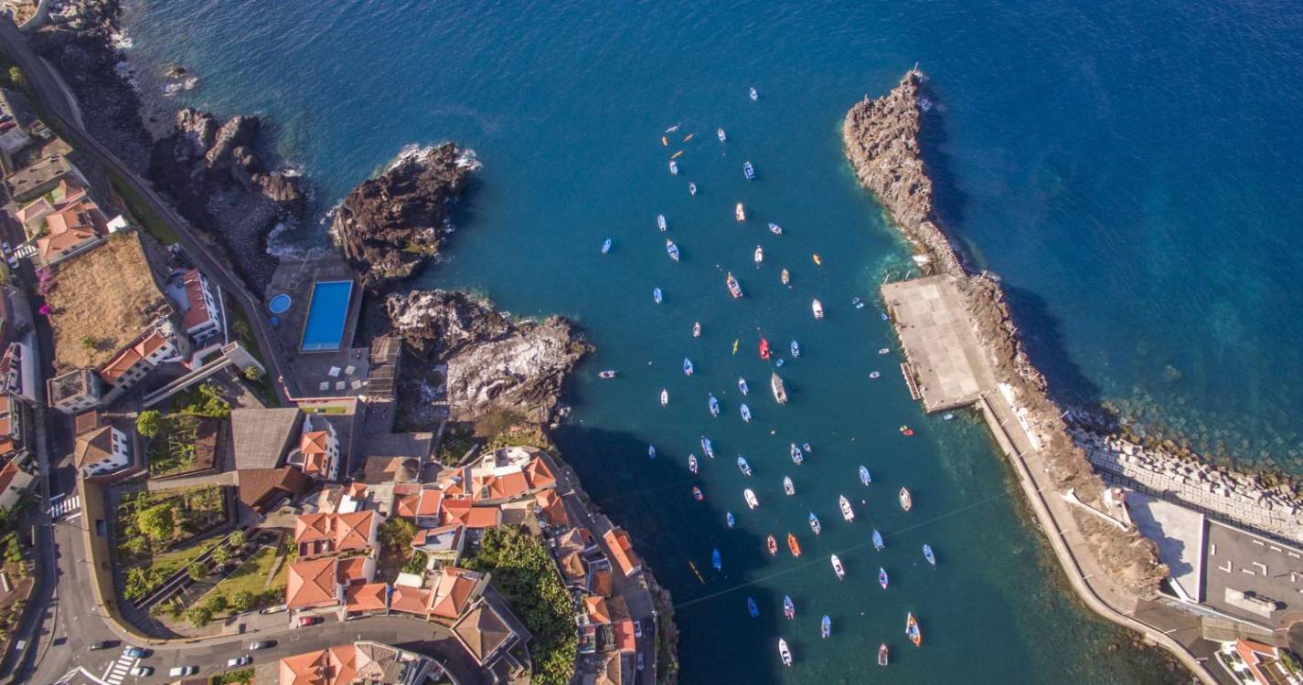 I Regata de Canoas reúne 19 embarcações em Câmara de Lobos