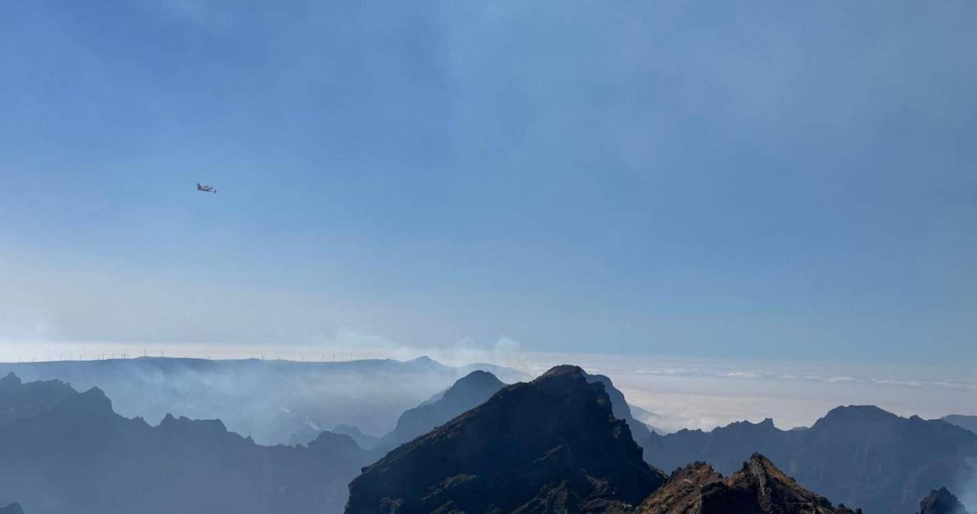 Incêndios: Fogo mantém-se na cordilheira central e atenua na Ponta do Sol