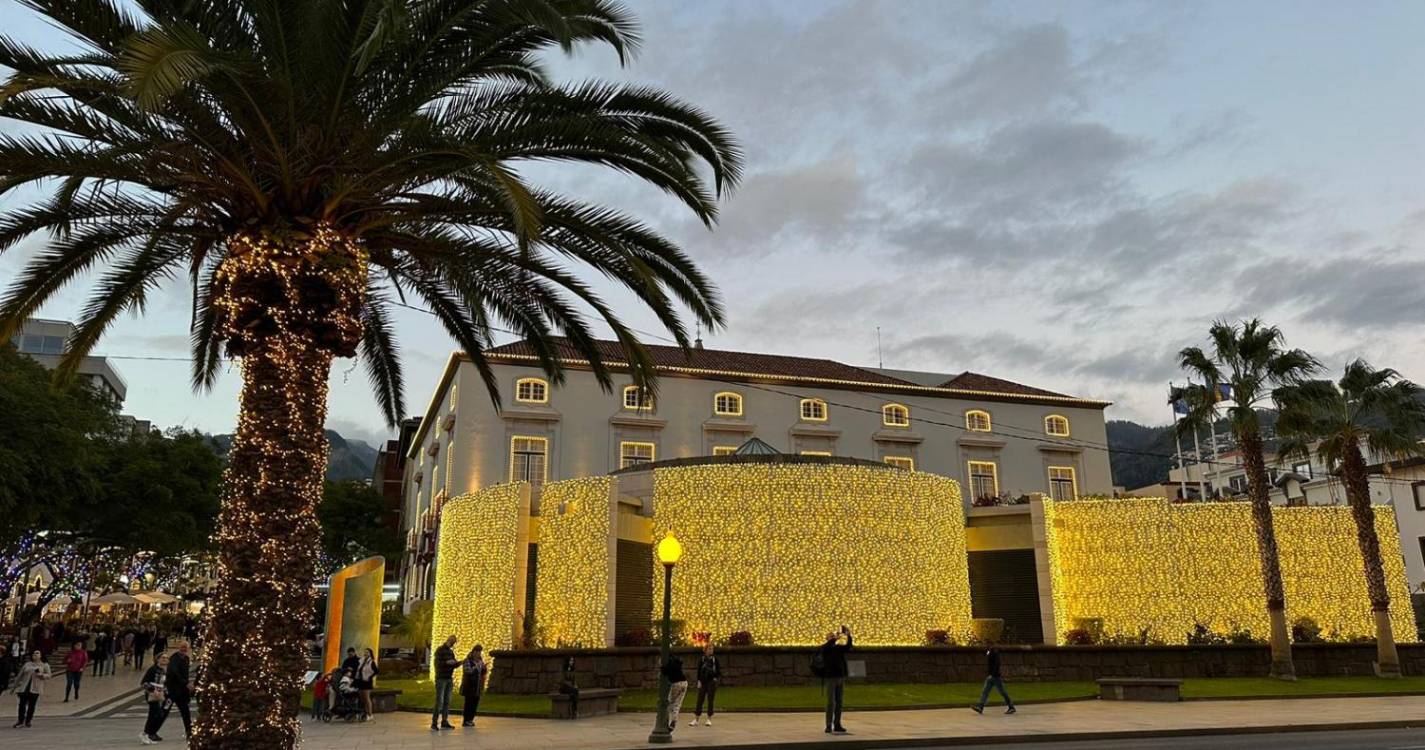 Luzes de Natal acenderam no Funchal