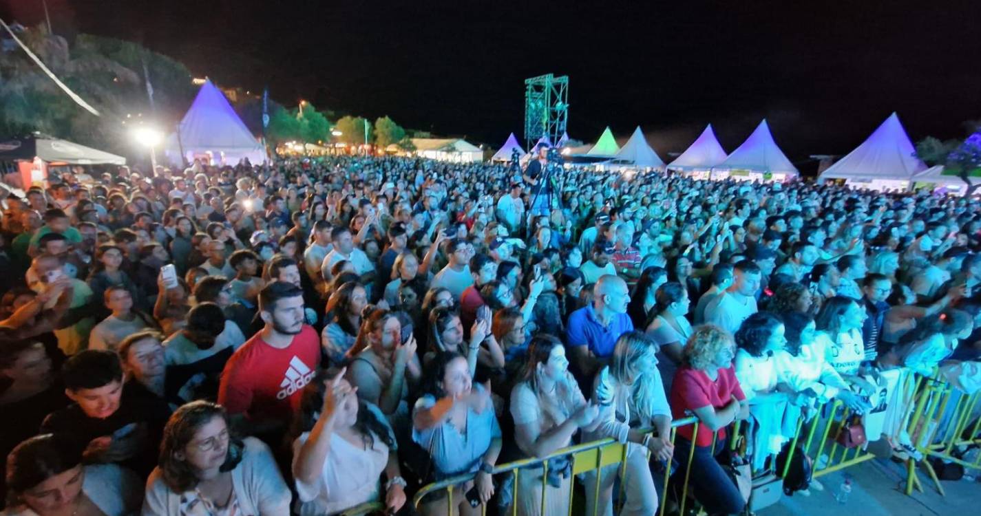 Enchente no Porto Moniz para ouvir David Carreira