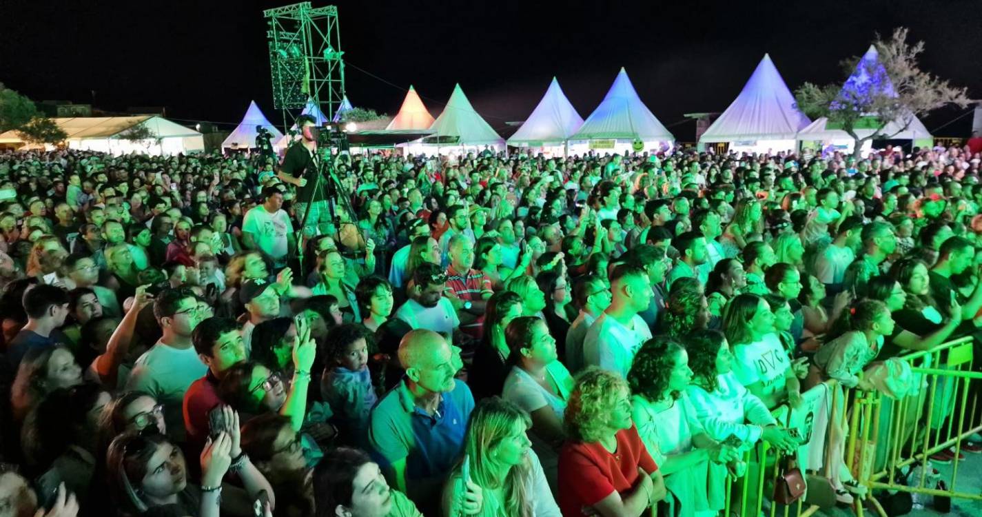 Enchente no Porto Moniz para ouvir David Carreira