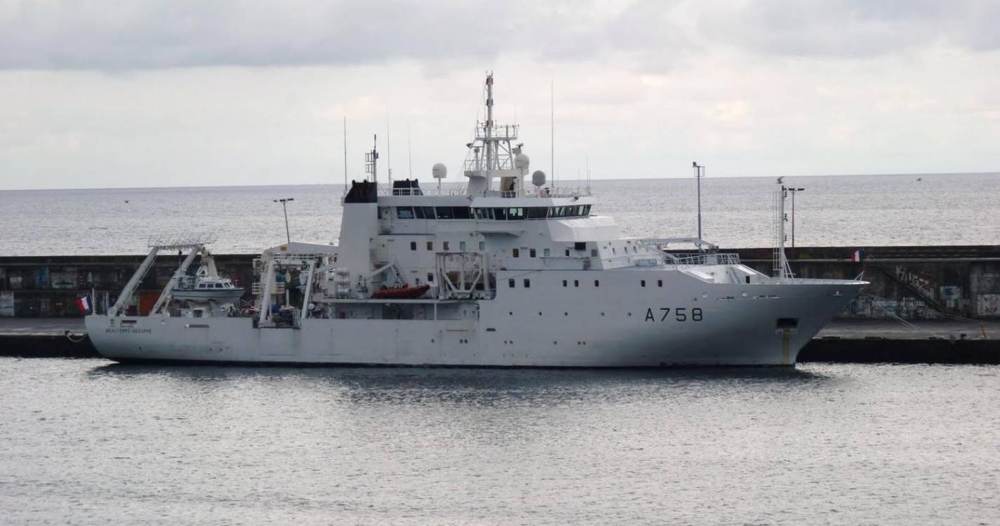 Navio da Marinha Francesa faz duas escalas na Região