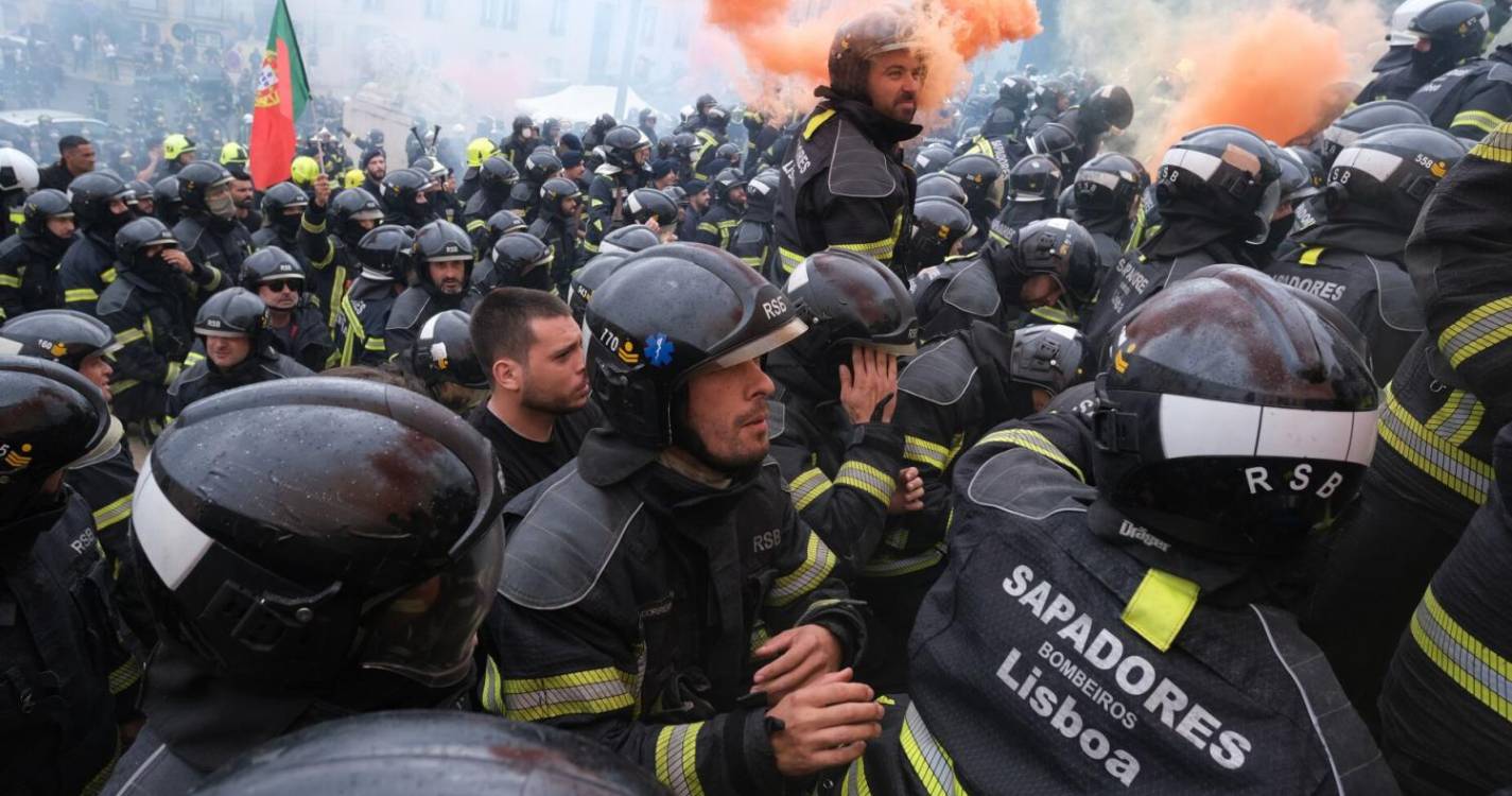 Bombeiros profissionais dão prazo até final do mês para Governo responder às reivindicações