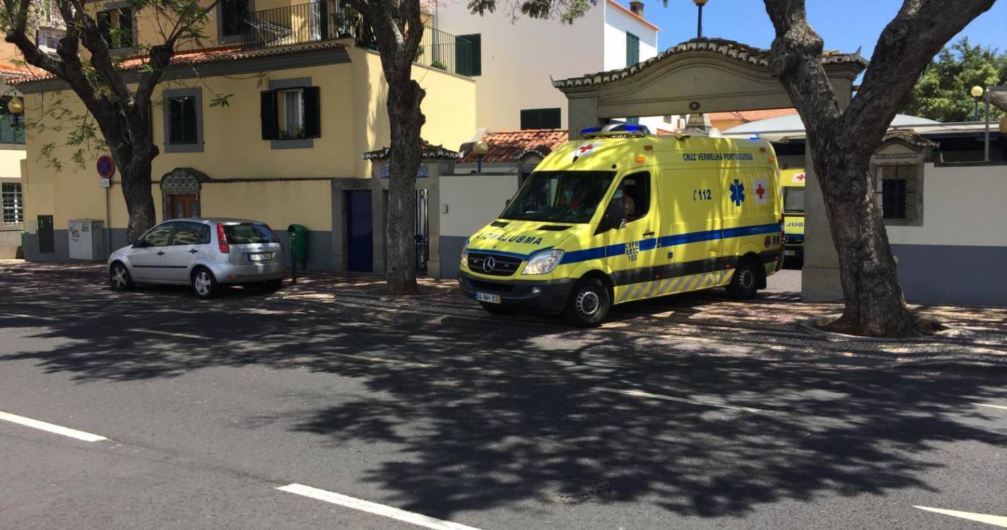 Homem conduzido ao hospital por distúrbios na Via Pública