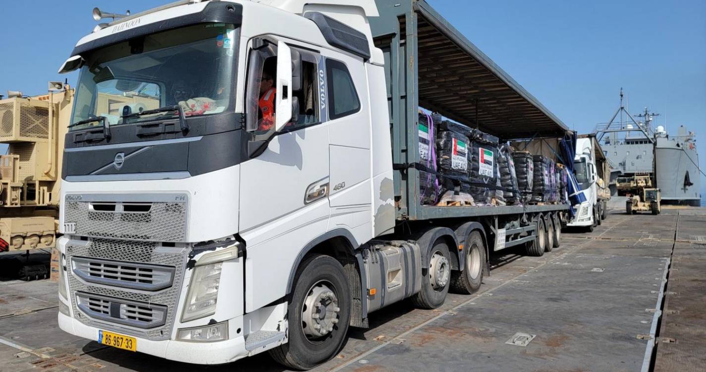 Israel: Militares israelitas referem entrada de 27 camiões com ajuda humanitária em Gaza