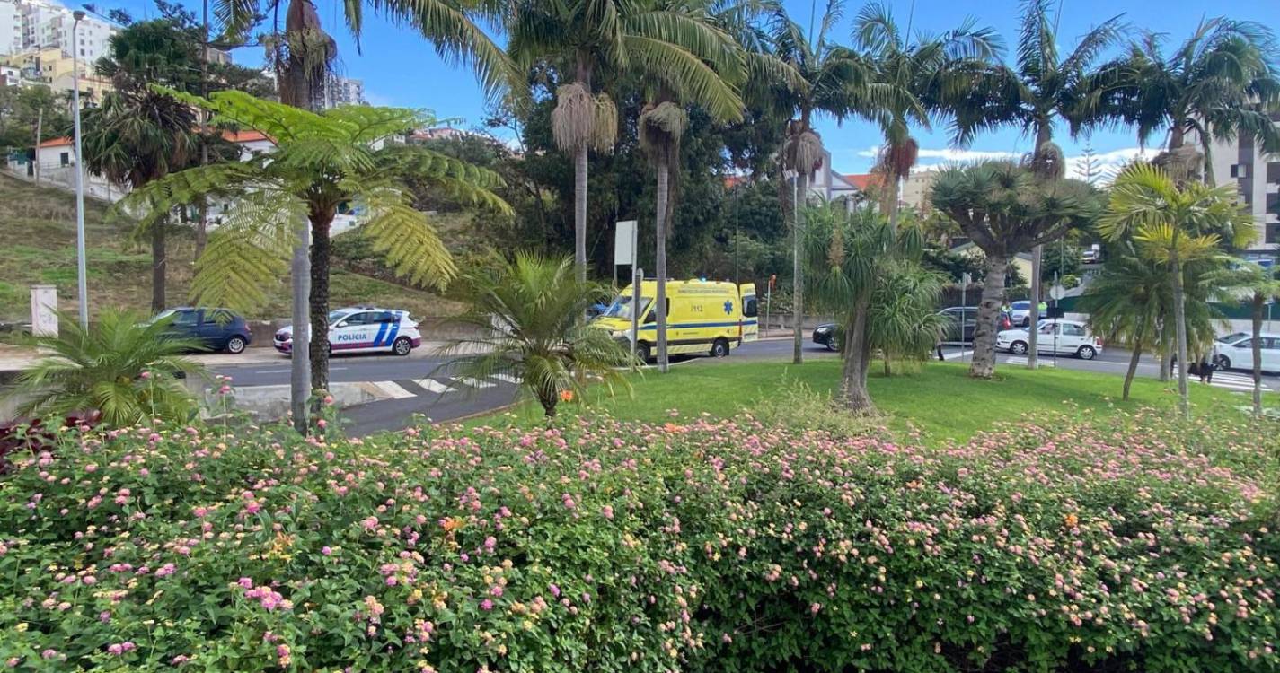 Vítima de atropelamento junto ao Madeira Shopping prostrada na via pública