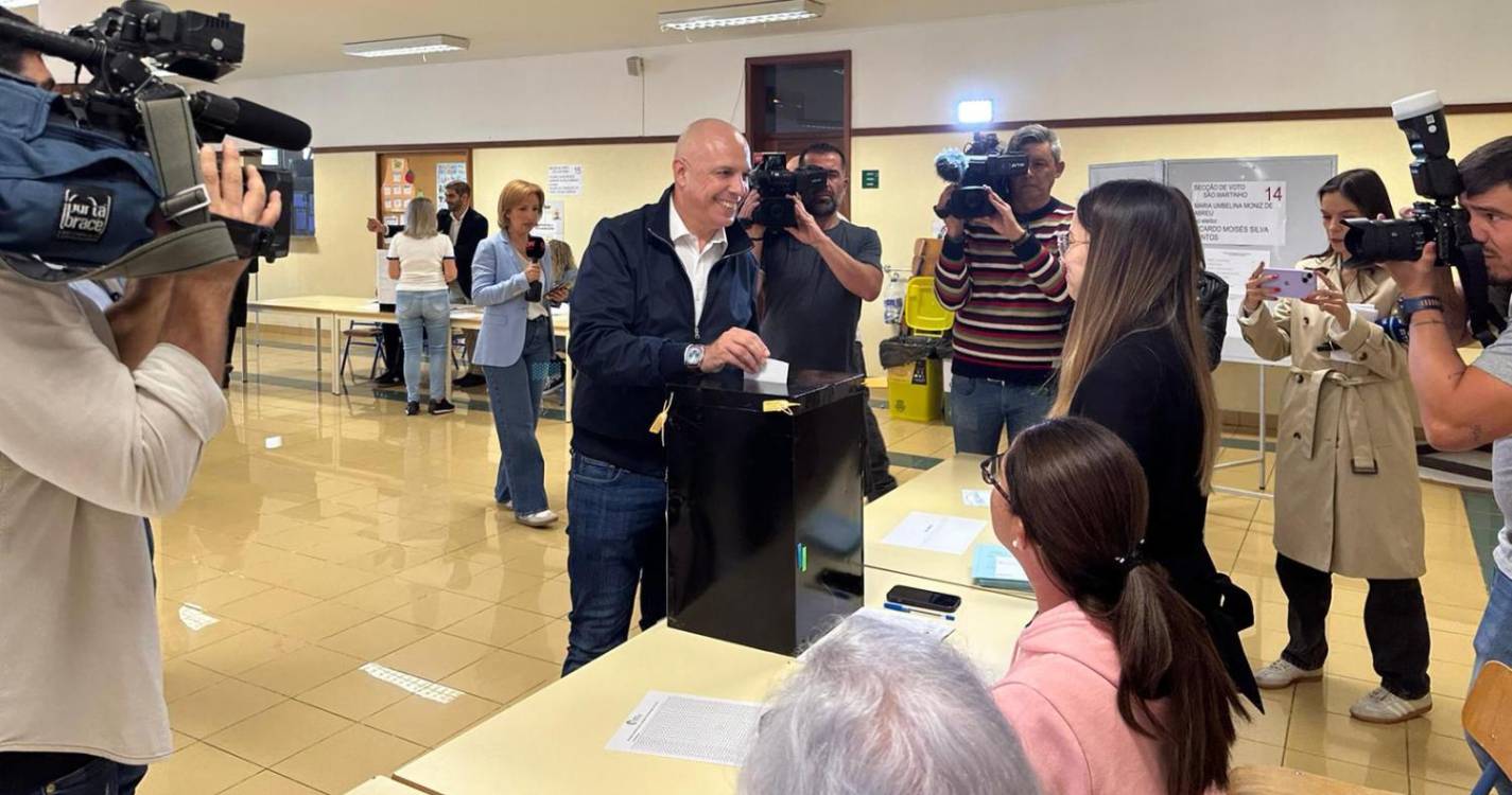 Paulo Cafôfo diz-se “confiante” e pede aos eleitores para não ficarem no “sofá”