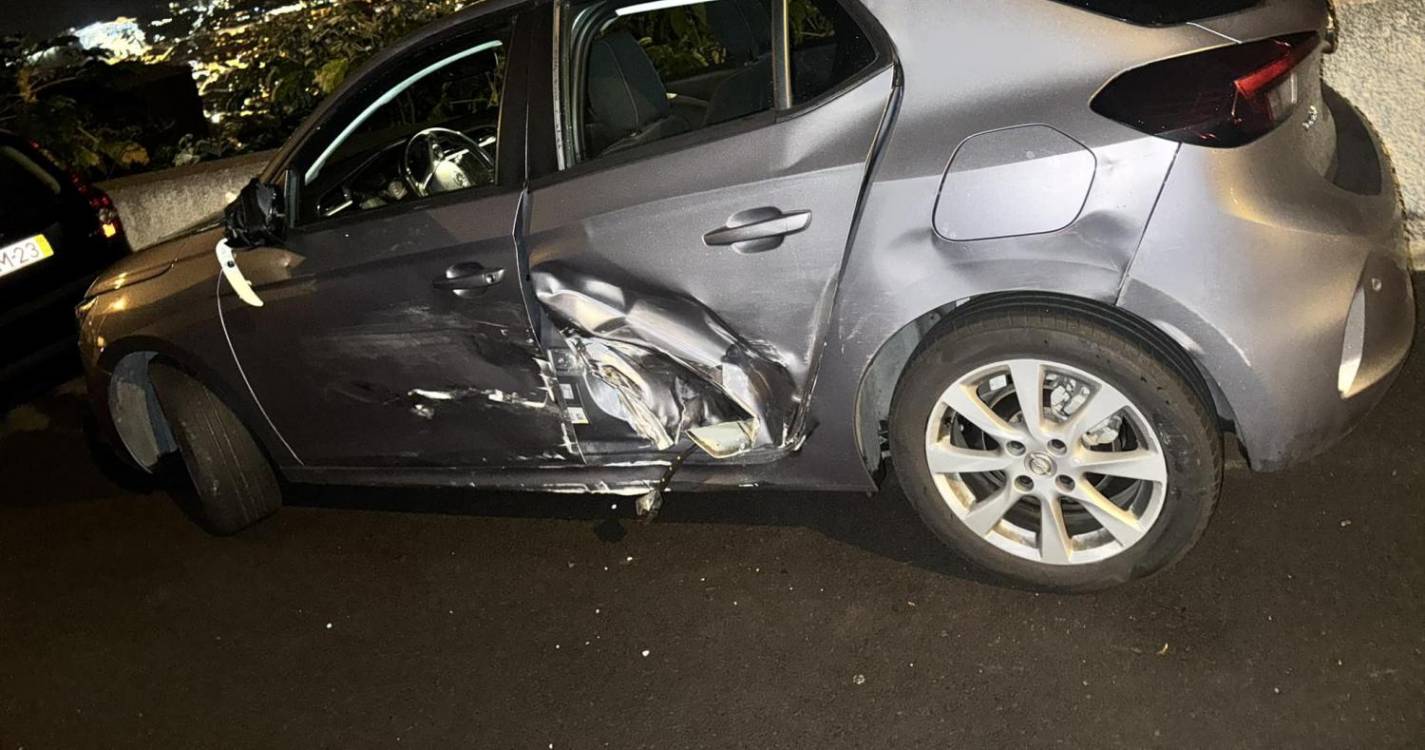 Condutor bateu em carro estacionado e fugiu durante a madrugada no Funchal