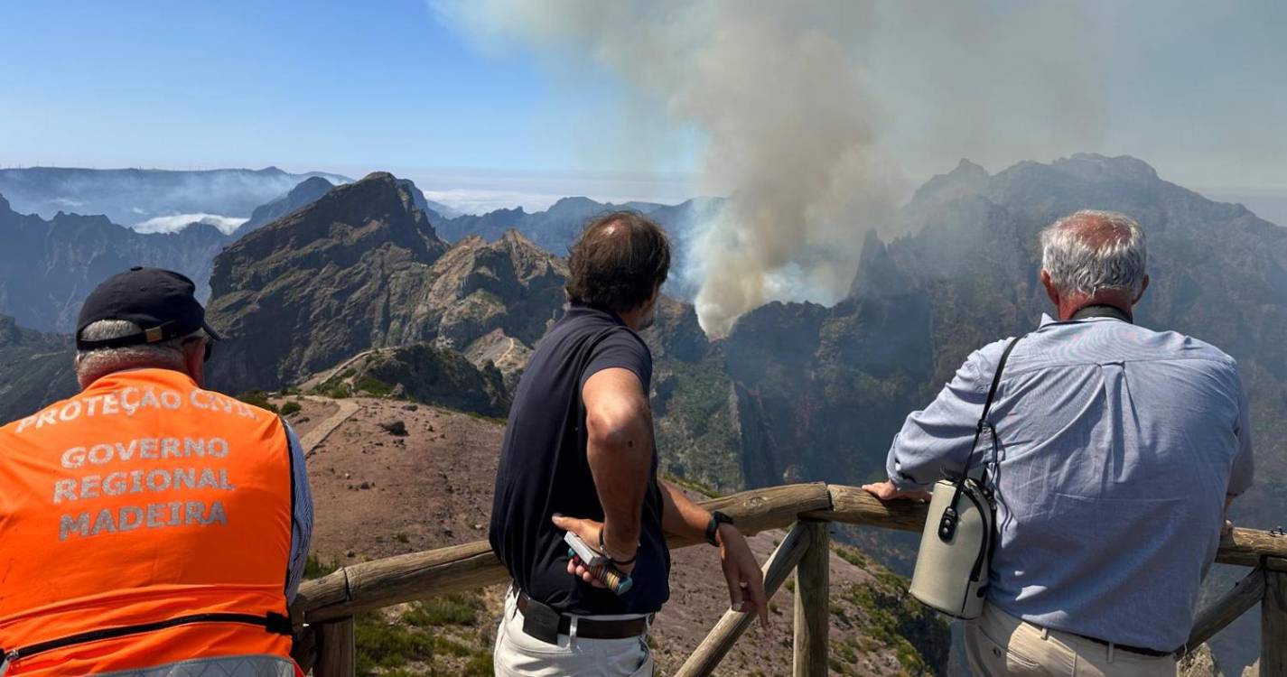 Canadair deverá fazer primeira operação sobre o Pico do Gato, na cordilheira central