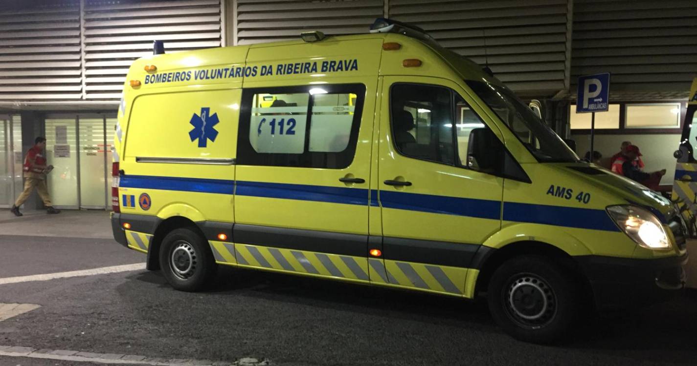 Dois feridos em despiste na via rápida na Ribeira Brava