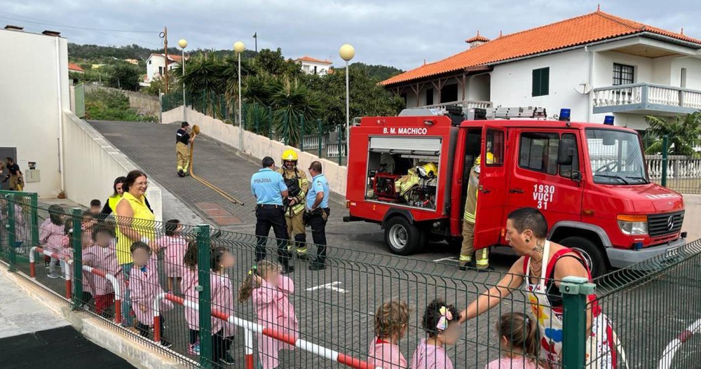 Simulacro de incêndio envolveu crianças e funcionários da creche ‘O Búzio’