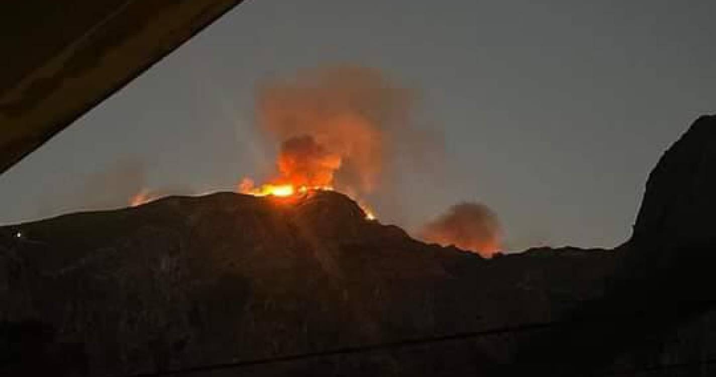 Incêndio do Jardim da Serra visível no Curral das Freiras (com vídeo)