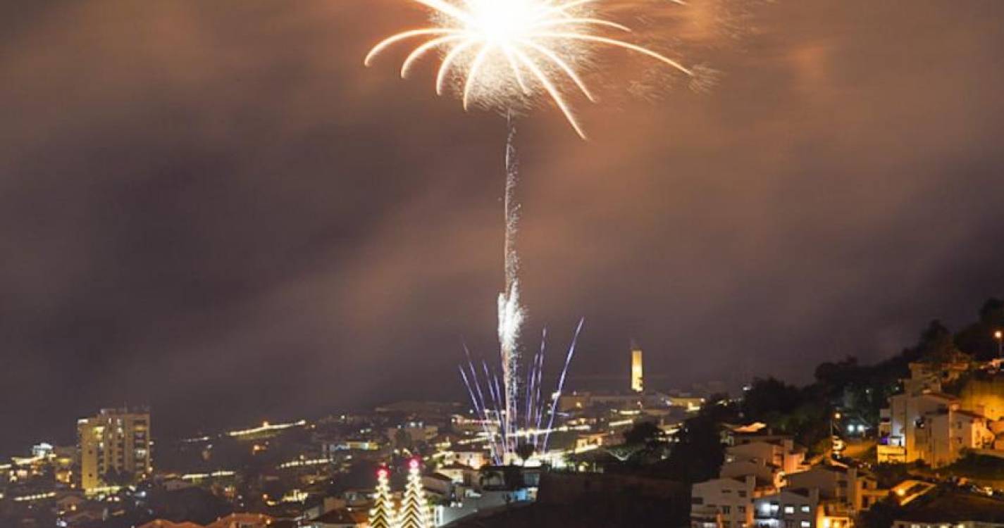 Espetáculo de cor e luz deu as boas-vindas a 2025 no Funchal