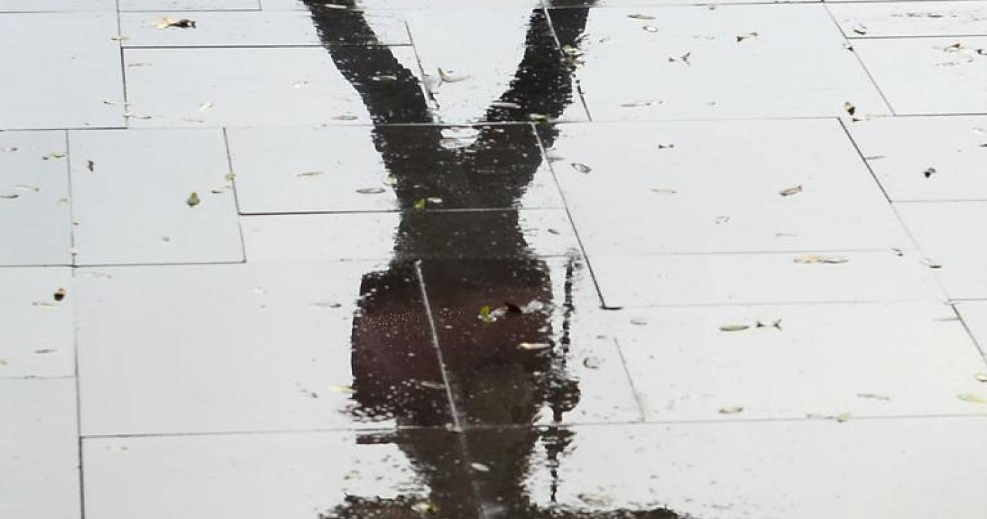 Doze distritos sob aviso amarelo hoje e quinta-feira devido à chuva