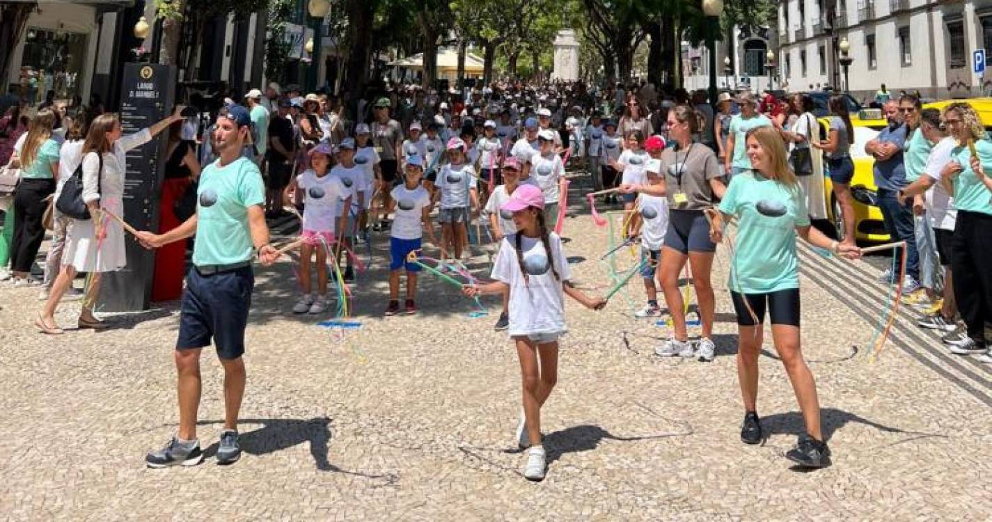 ‘Flash mob’ junta 150 crianças e 50 idosos no centro do Funchal (com fotos e vídeo)