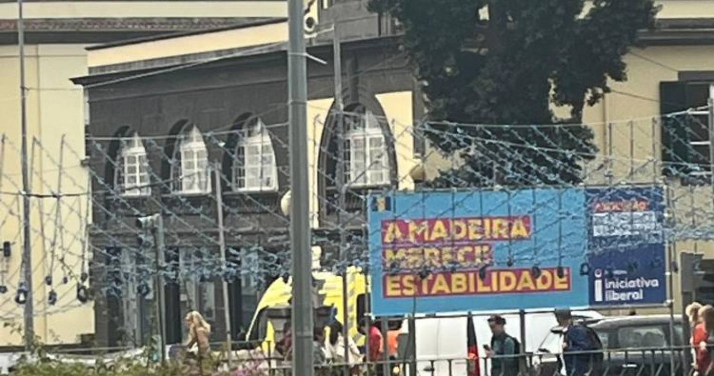 Mulher ferida após queda na Rua 5 de Outubro