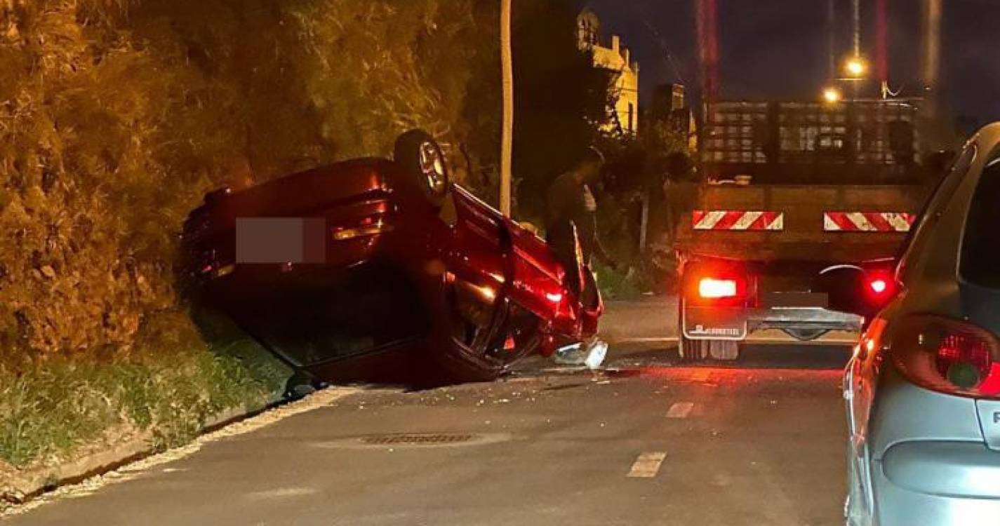 Viatura capotou esta noite em São Paulo