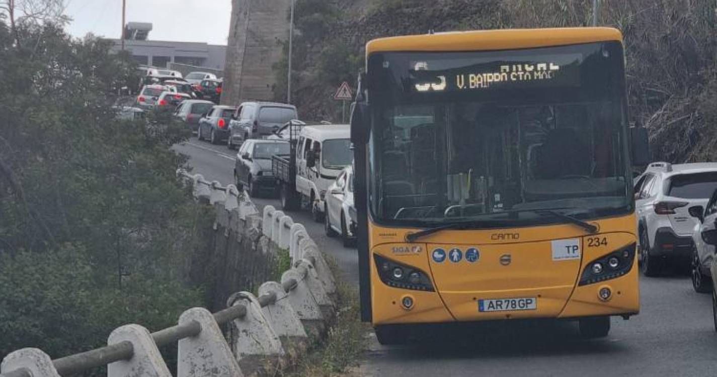 Acidente causa trânsito “infernal” na Estrada do Aeroporto