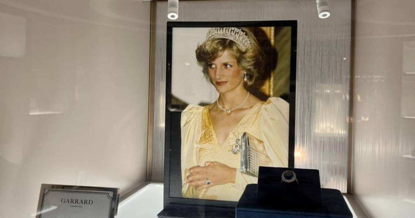 Entre a bordo do ‘Queen Anne’ e veja as joias da realeza inglesa (com fotos)