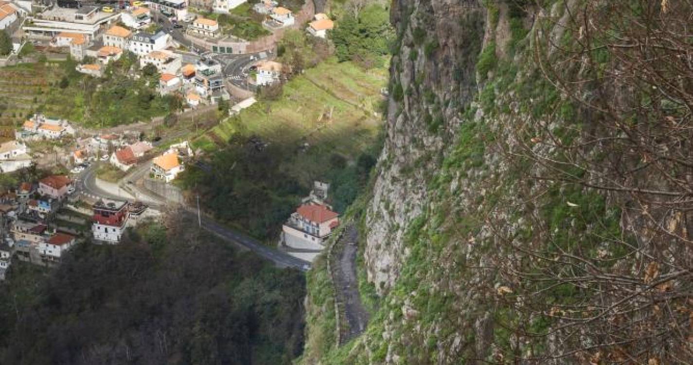 Curral das Freiras: Estrada antiga deixou de ser risco permanente em 2004