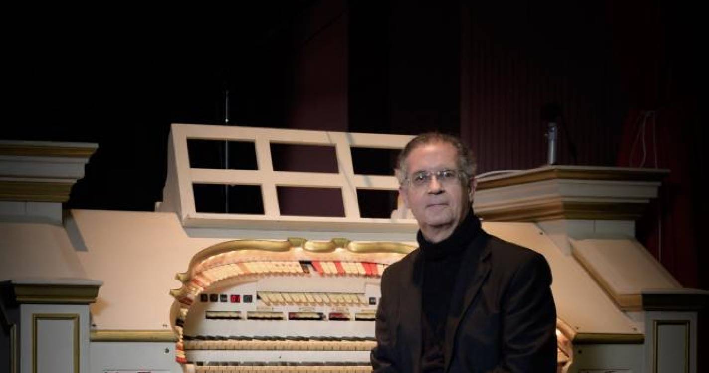 Organista francês Charles Balayer atua amanhã na Igreja do Colégio