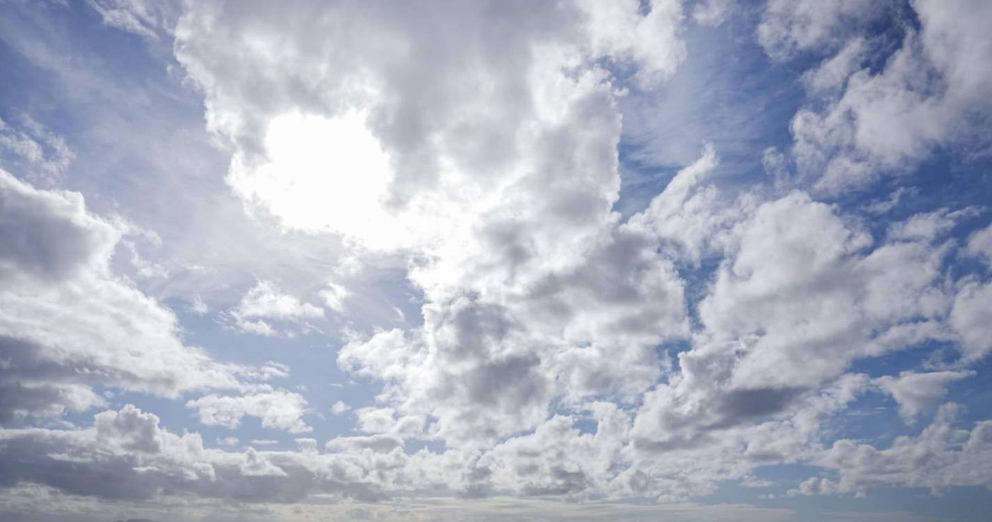 Meteorologia prevê para hoje céu pouco nublado