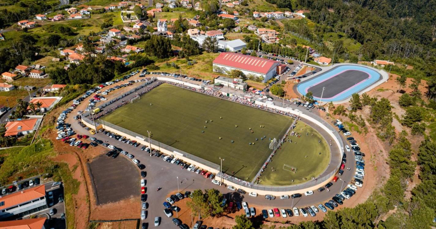 Campo de Futebol dos Prazeres vai ter novo relvado sintético