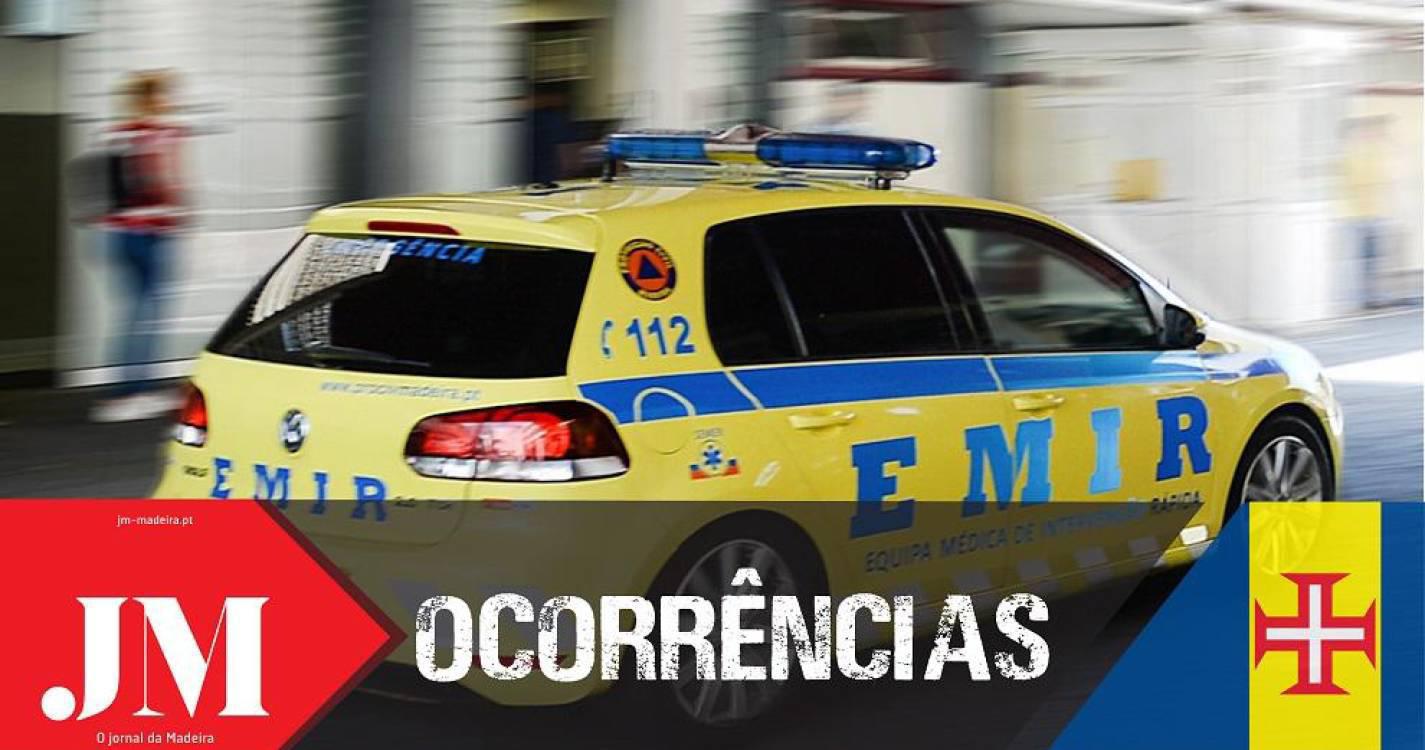 Bombeiros e EMIR transportam casal com vida para o hospital