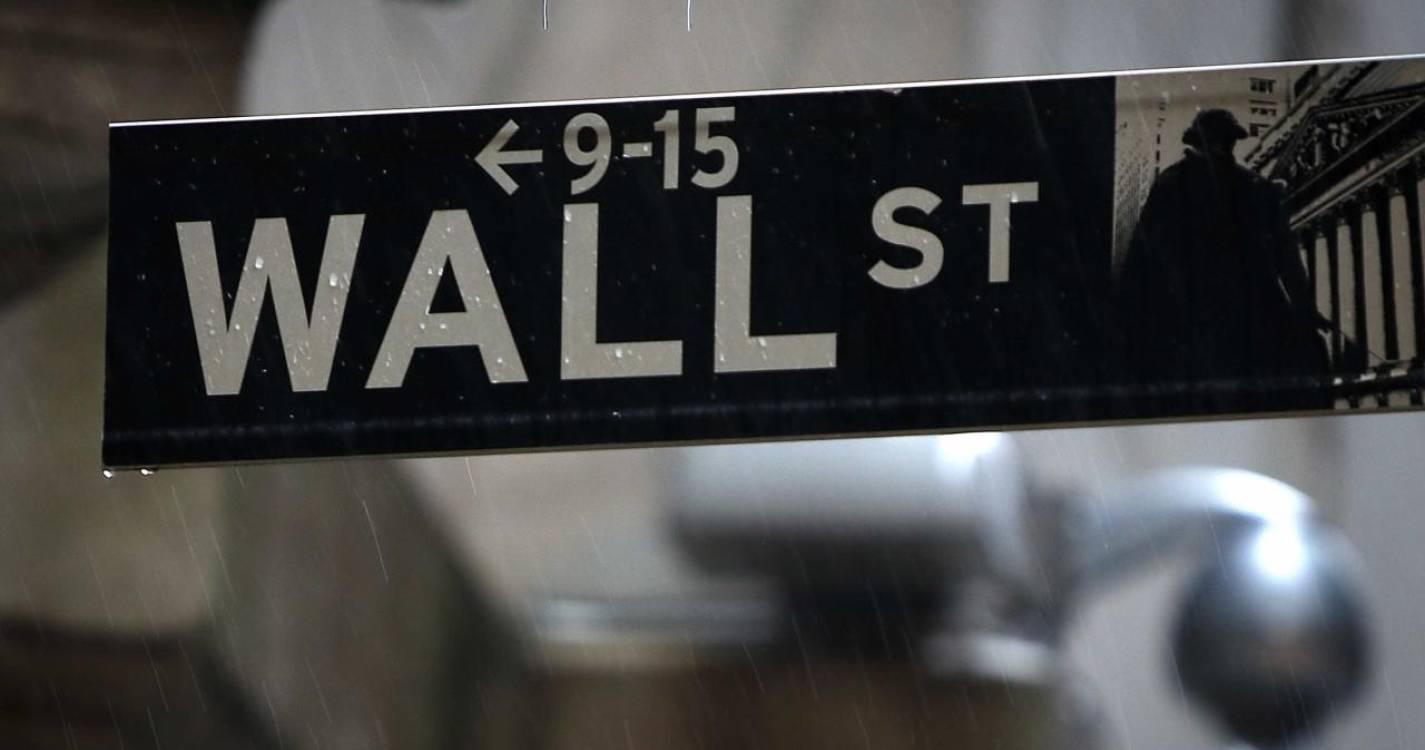 Wall Street sobe e aguarda decisões da Fed