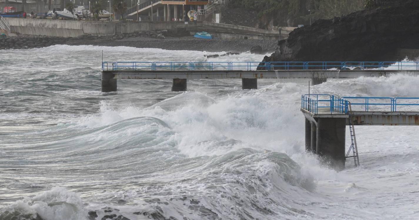 Madeira e 10 distritos sob aviso laranja a partir de quinta-feira devido à ondulação