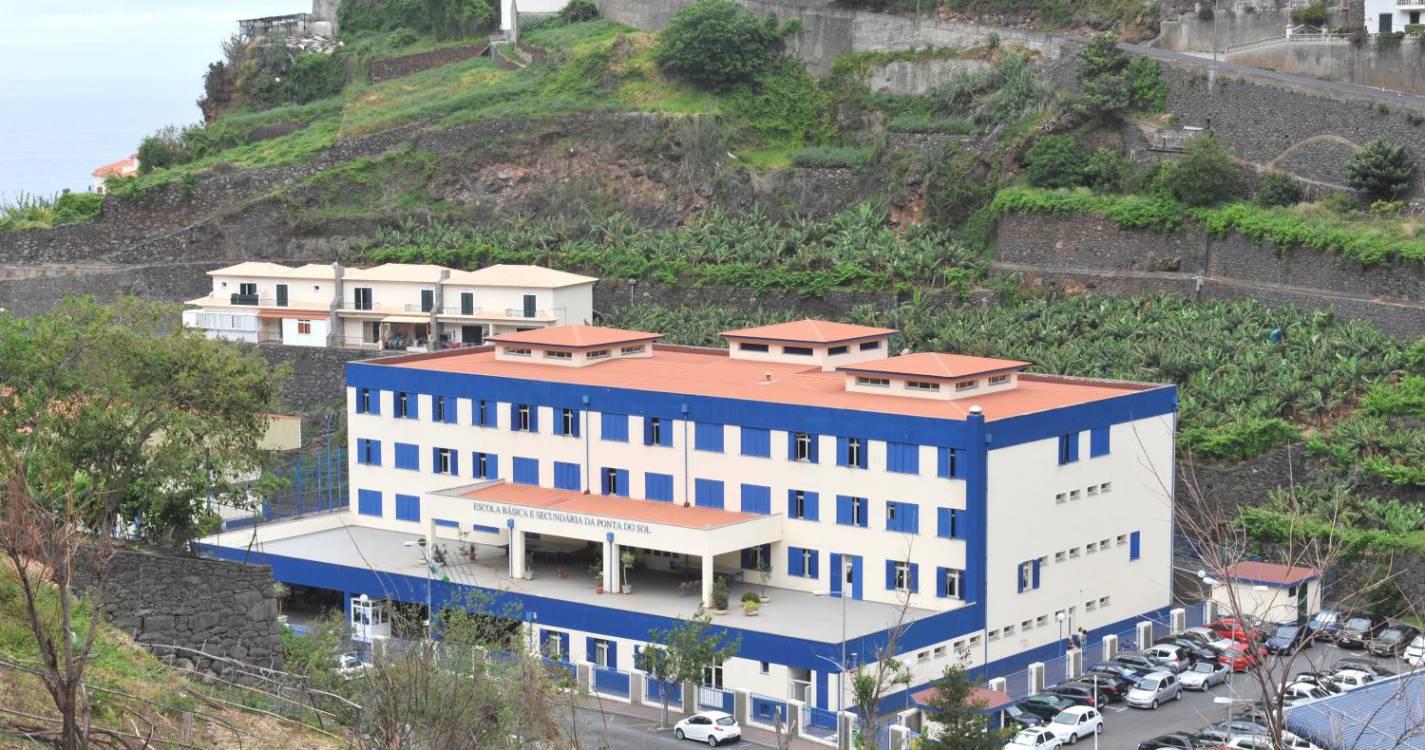 Escola Básica e Secundária da Ponta do Sol distingue 95 alunos