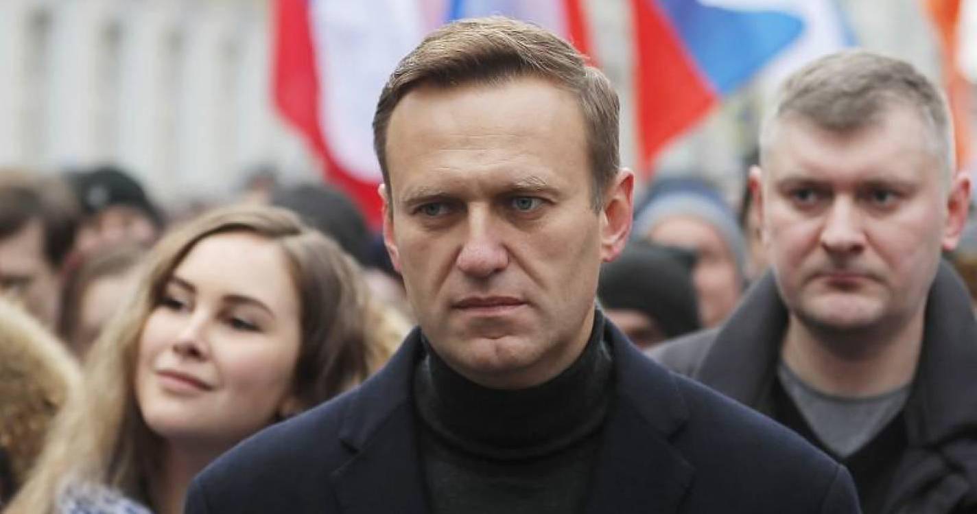 UE insiste que Rússia investigue envenenamento de Navalny com “total transparência”