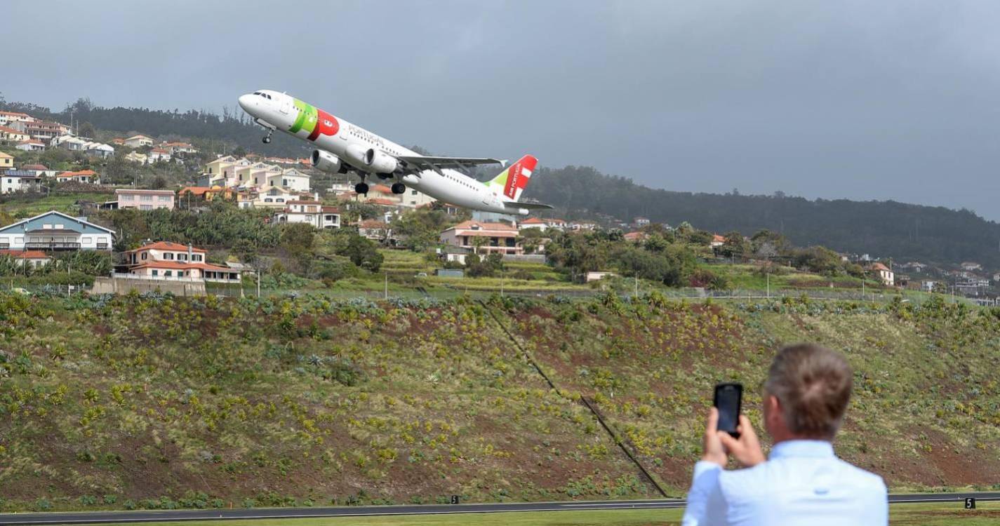 Sete voos cancelados e 13 divergidos até às 20h00 no Aeroporto da Madeira devido ao vento forte