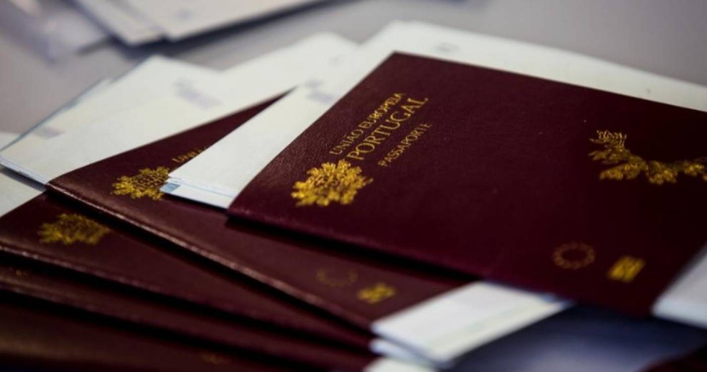 Emissão de passaportes regularizada