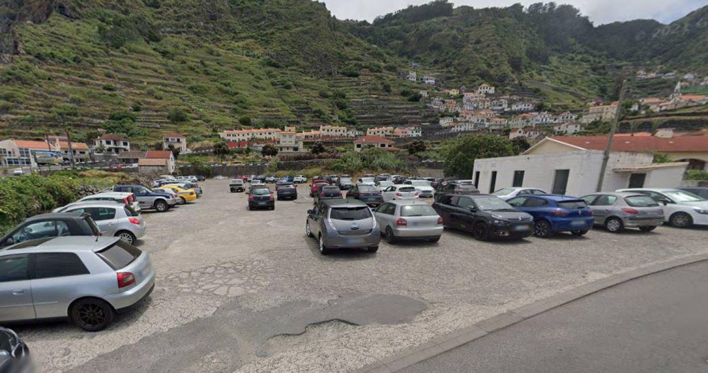 Lançado concurso para concessão da construção e exploração de um parque de estacionamento no Porto Moniz