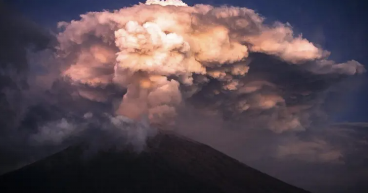 Voos cancelados em Bali devido a erupção vulcânica