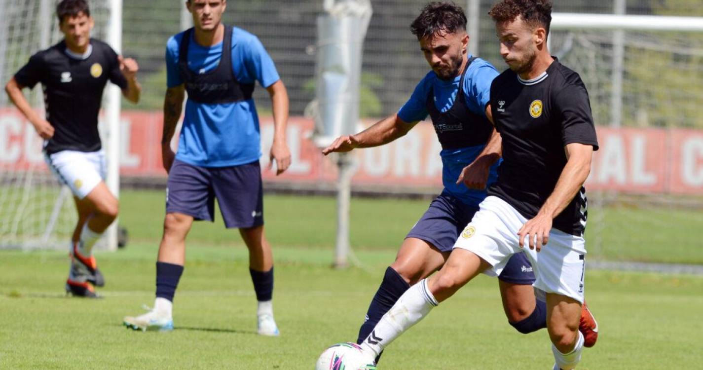 Nacional vence Camacha em jogo particular com reforços em destaque