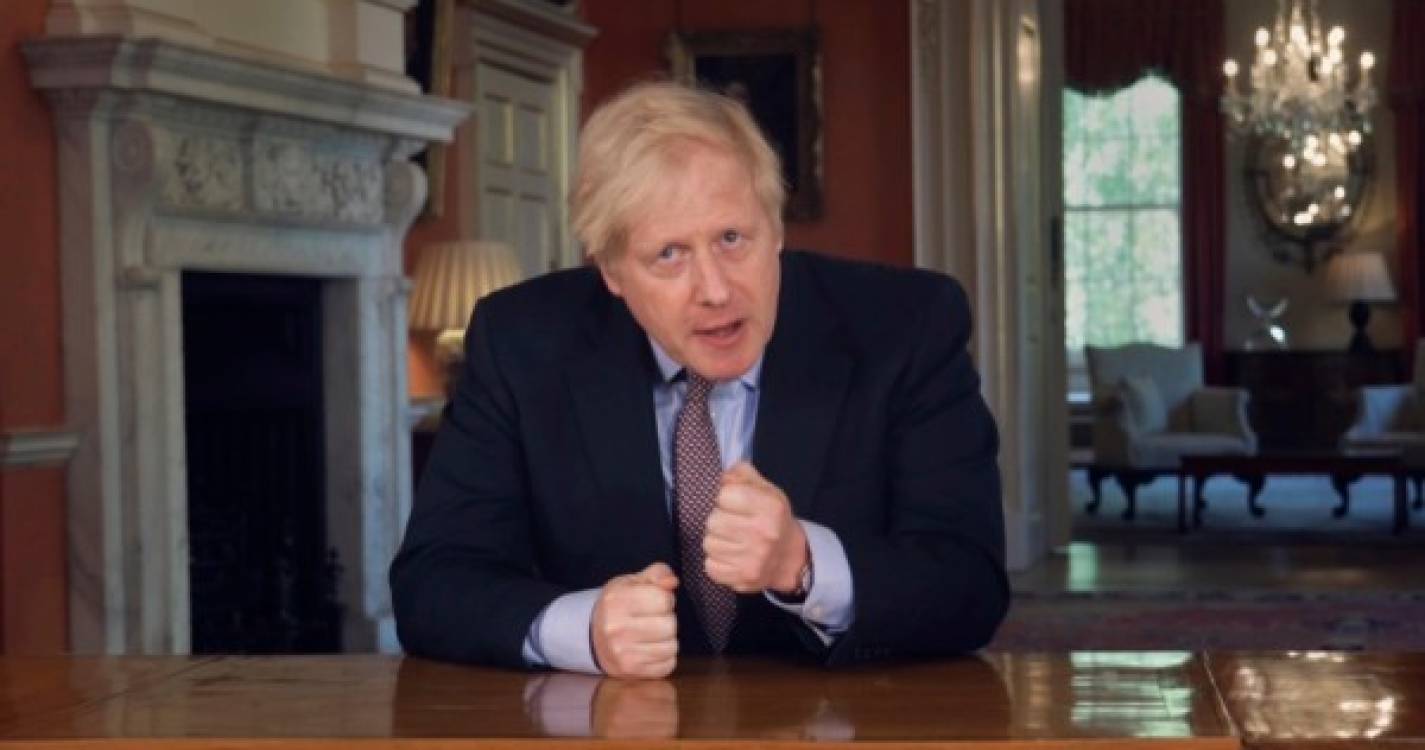 Boris Johnson anuncia novo confinamento nacional no Reino Unido