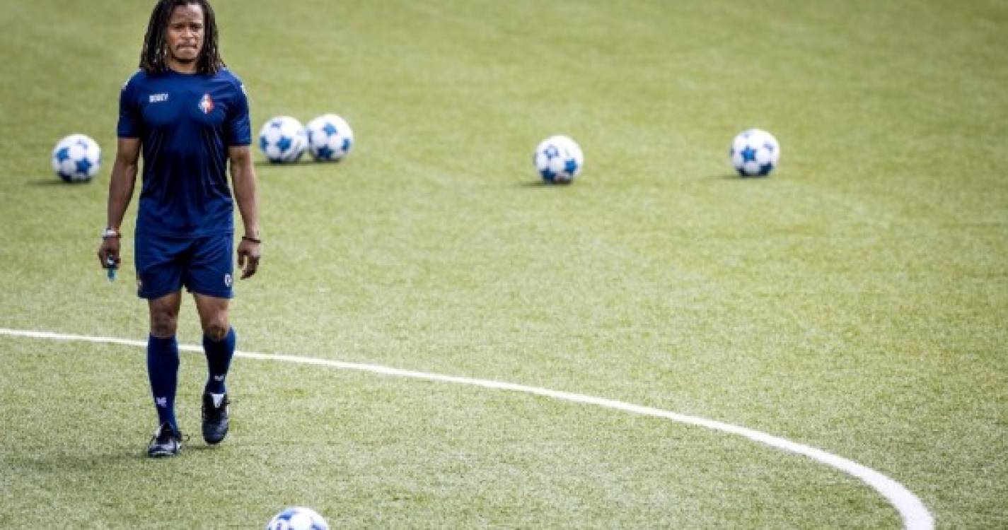 Antiga glória holandesa Edgar Davids é o novo treinador do Olhanense