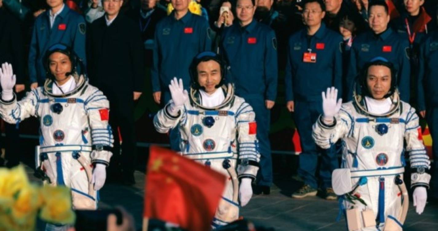 China envia tripulação mais jovem de sempre para estação espacial Tiangong