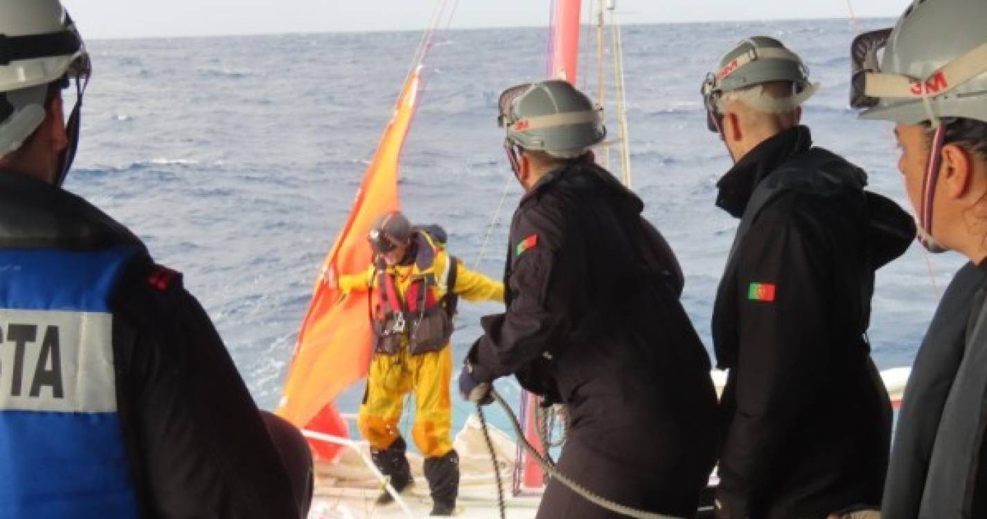 Marinha resgata velejador solitário a cerca de 240 quilómetros de Aveiro