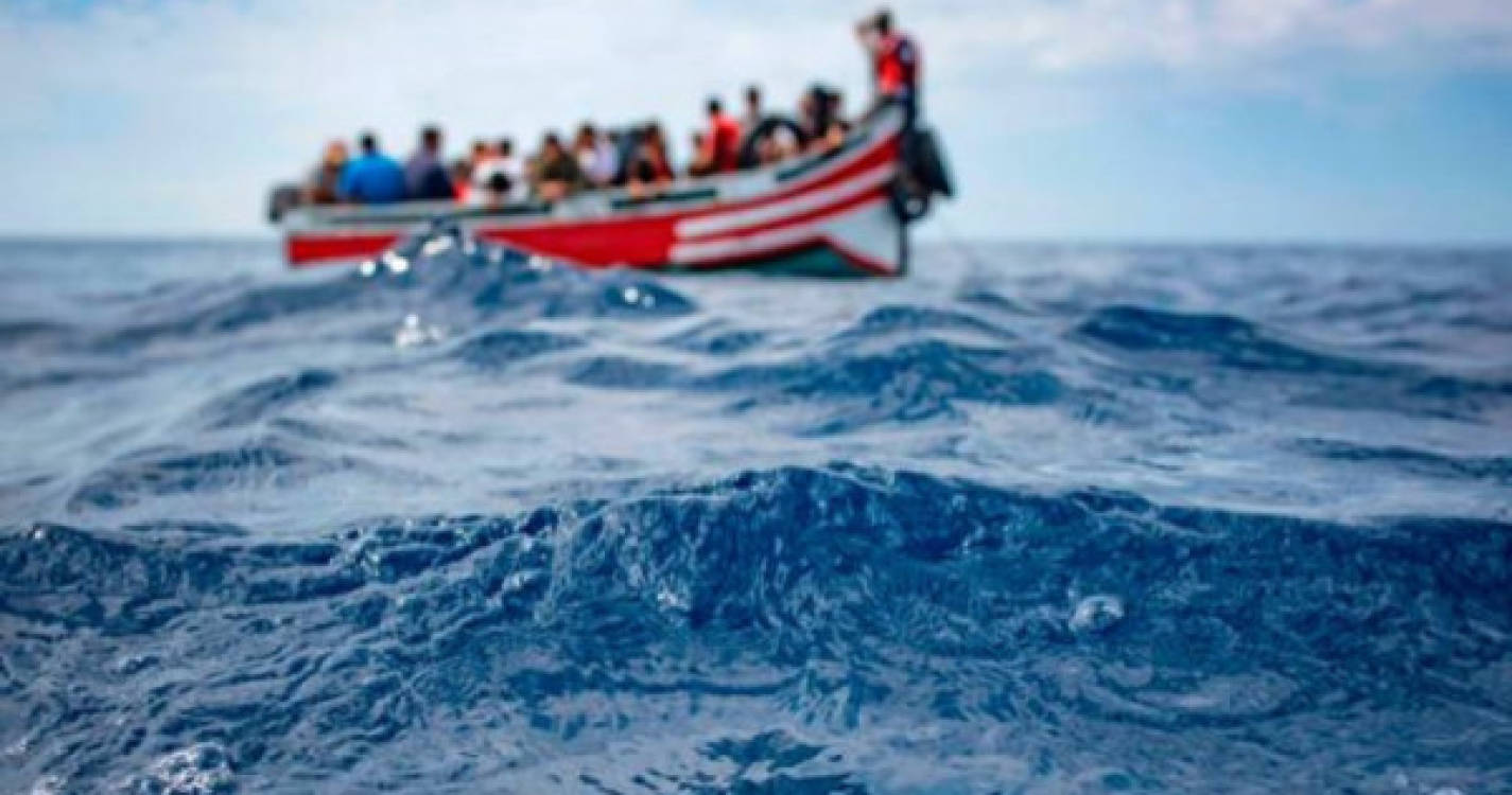 Migrações: Espanha resgata no mar 340 pessoas a caminho das Canárias